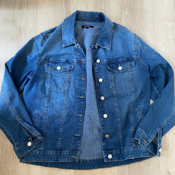 Jean jacket - Picture 1 of 2